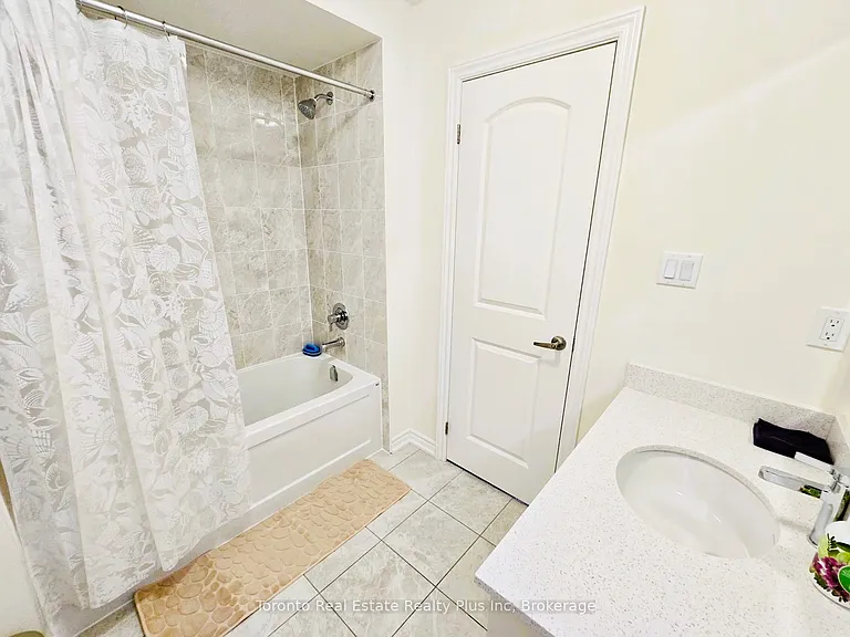 4 Bruce Welch Ave — Photo 26