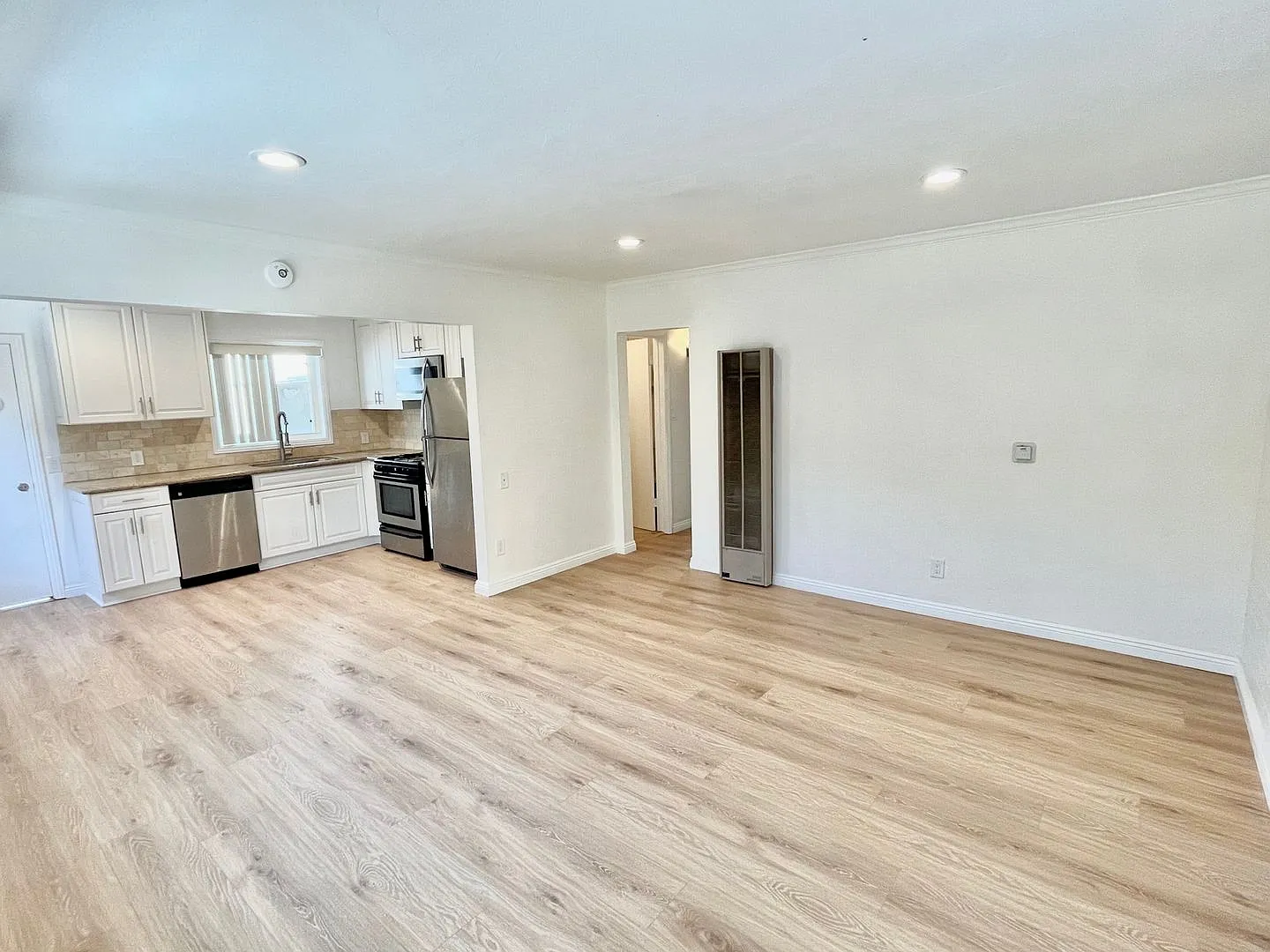 2 bed 1 bath Apt in North Park Area — Photo 4