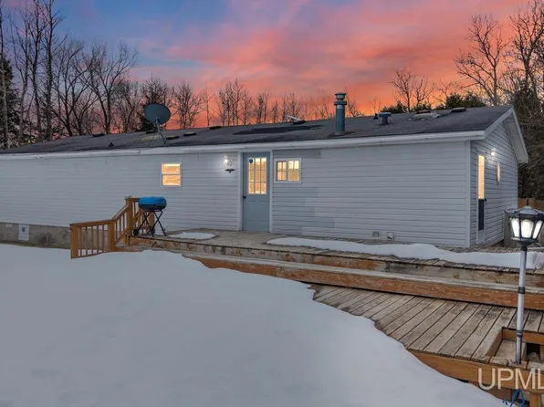 W4593 Number 34 Rd, Carney, MI 49812