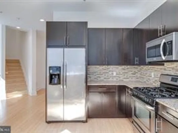 1125 N Hope St, Philadelphia, PA 19123