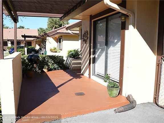 4th image of 7028 Nandina Ln