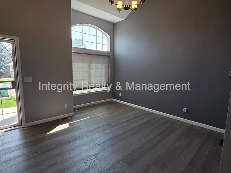 5056 Weeping Willow Cir — Photo 3