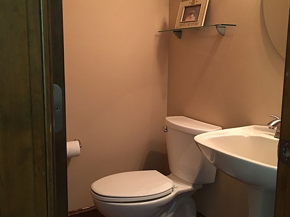 1/2 bath downstairs