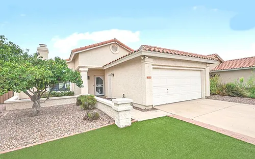511 W Dennis Ct Photo 1