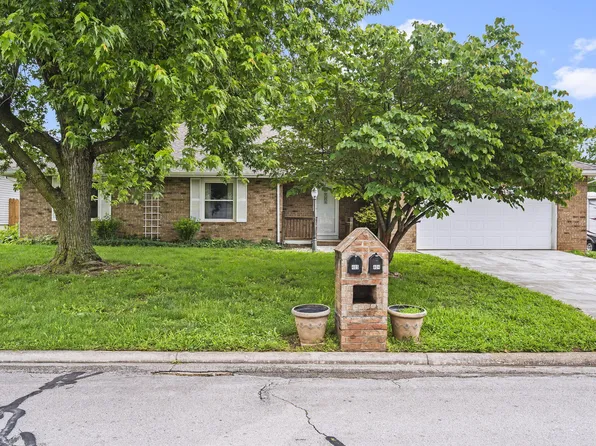 404 Hillcrest Avenue, Nixa, MO 65714