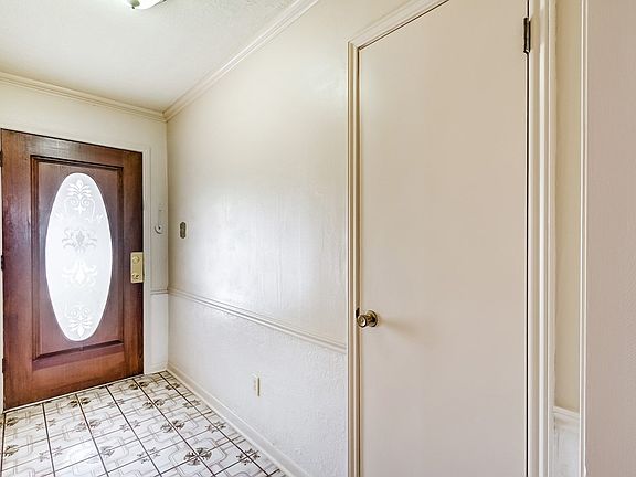 5th image of 9470 Northmeadow Dr