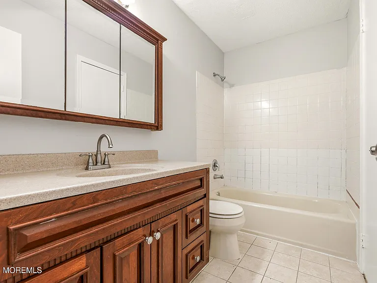 35 Mizzen Dr — Photo 15