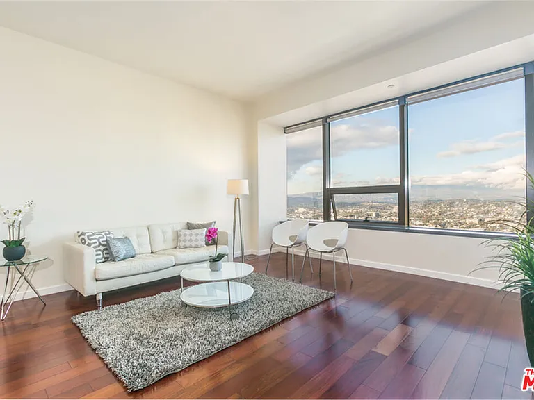 1100 Wilshire Blvd #3504 — Photo 2