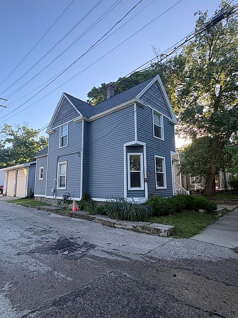 1st image of 47 Trowbridge St NE