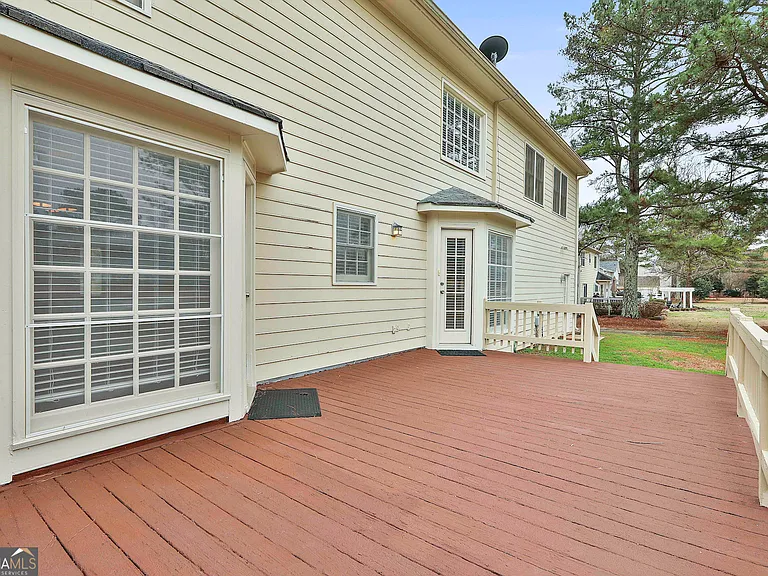 544 Sullivan Rd — Photo 29
