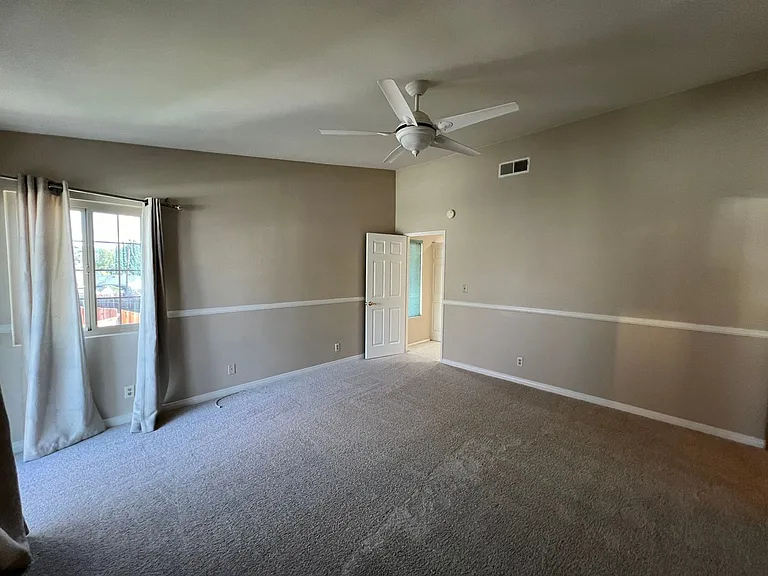 2604 Calle Elegante — Photo 20