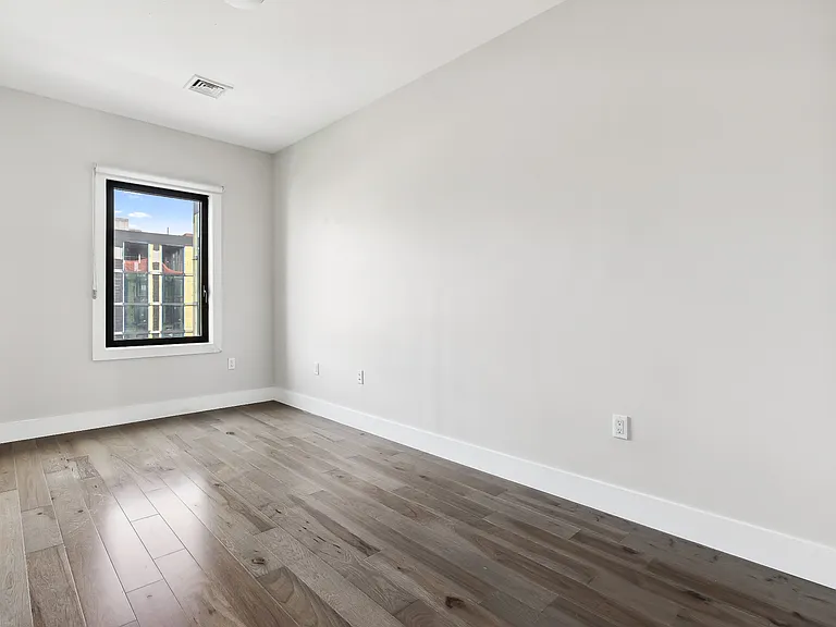 589 5th Ave #2R — Photo 11