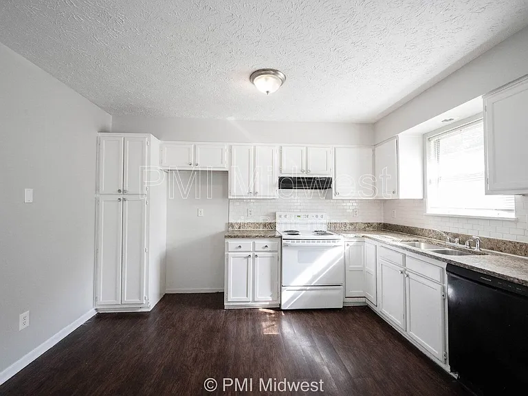 3281 Cherry Lake Ln — Photo 10