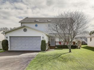 933 91st Pl, Pleasant Prairie, WI 53158