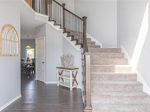 2nd image of 5214 Meadowsweet Ln