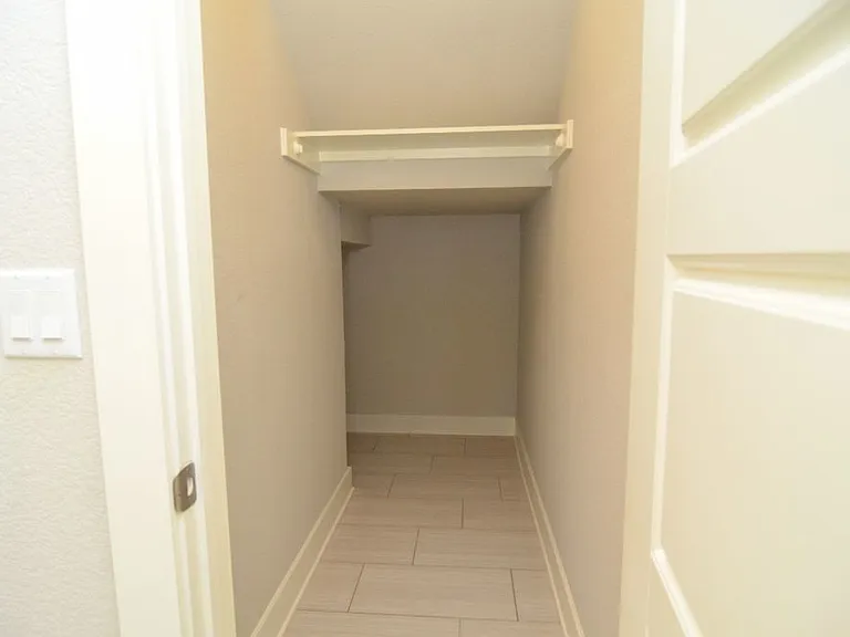 2921 Bond Dr — Photo 10