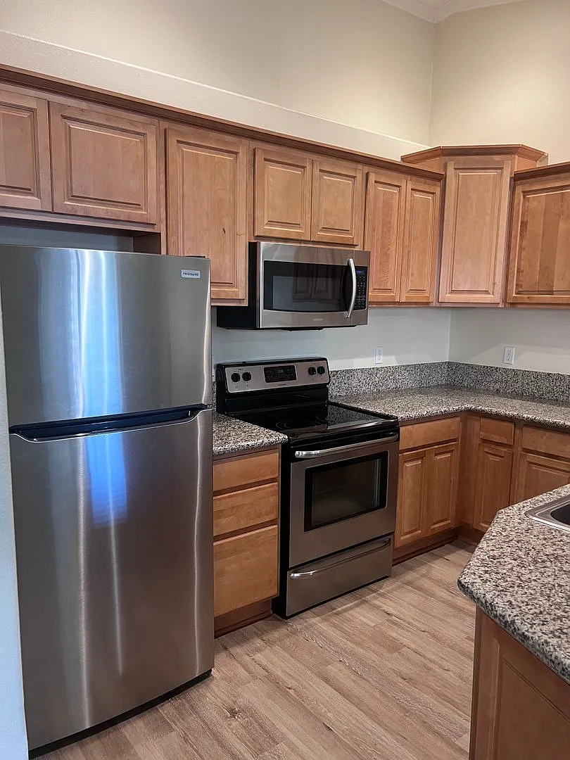 1211 Wurch Way 9-12 - 1211 Wurch Way 9-12, Redding, CA 96002 — Photo 4