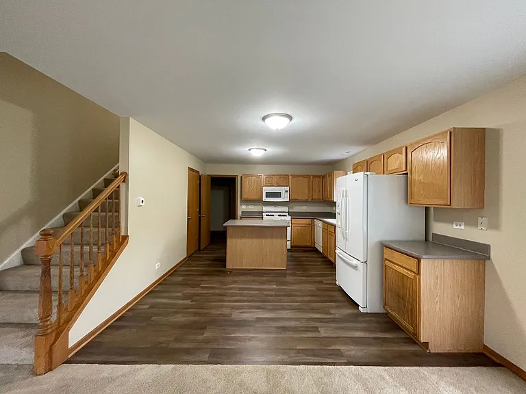 649 Linda Ct — Photo 6