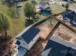 1418 Azalea Ave, Kannapolis, NC 28081