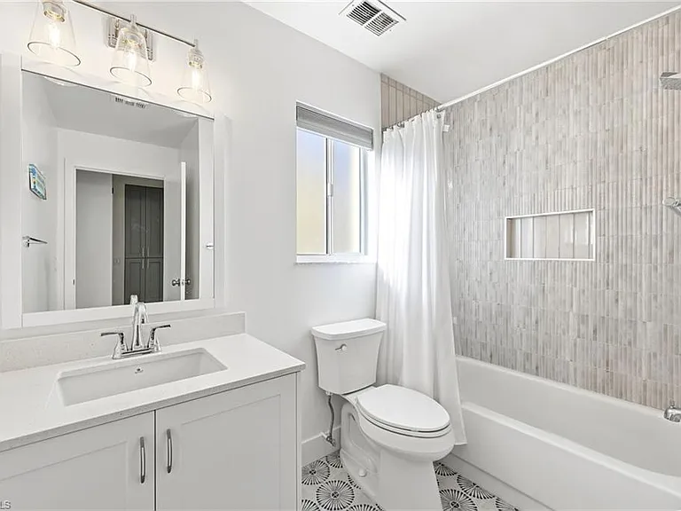 7707 Jewel Ln #201 — Photo 7