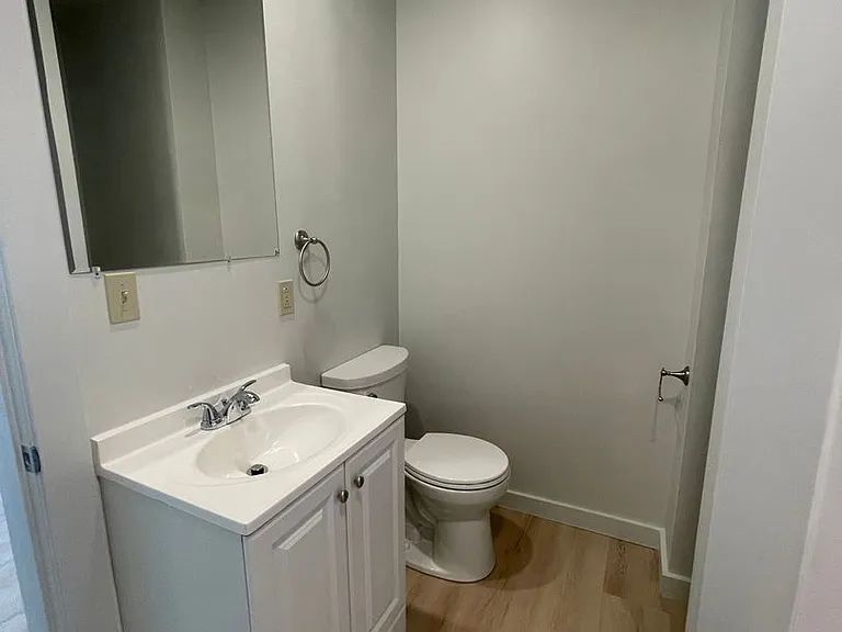319 Pleasant St — Photo 6