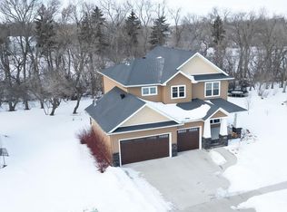 3702 Houkom Dr E, West Fargo, ND 58078