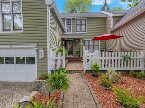 41 Farm Drive #41, Farmington, CT 06032