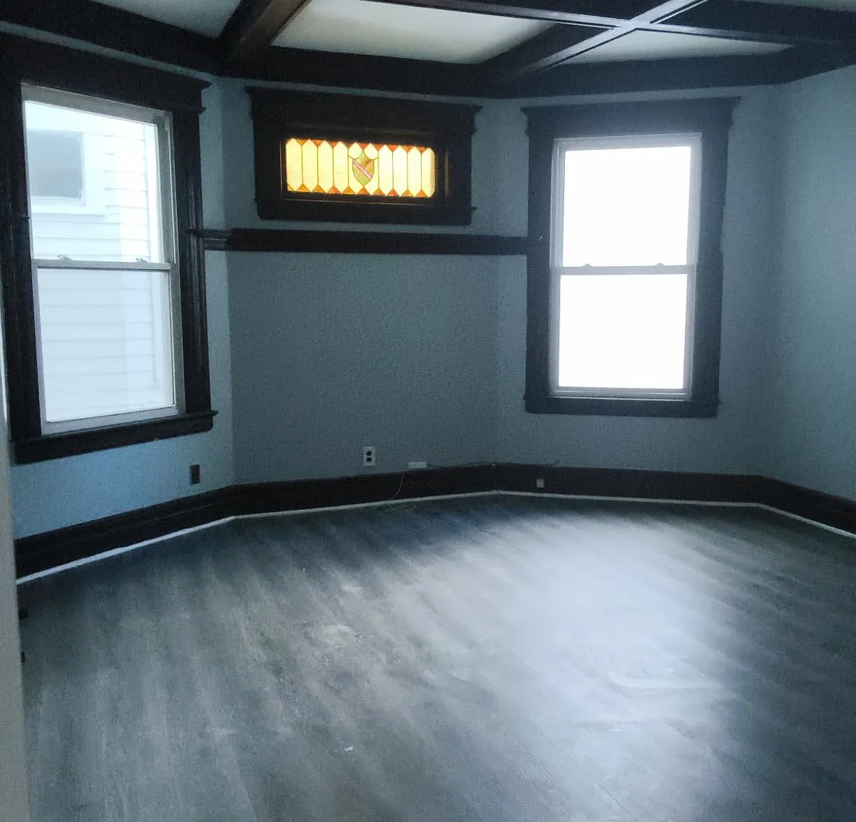 4 bed, $2,300 — Photo 1