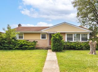 2727 Pauline Ave, Glenview, IL 60025