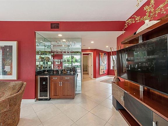 5th image of 780 Waterford Dr Unit 204