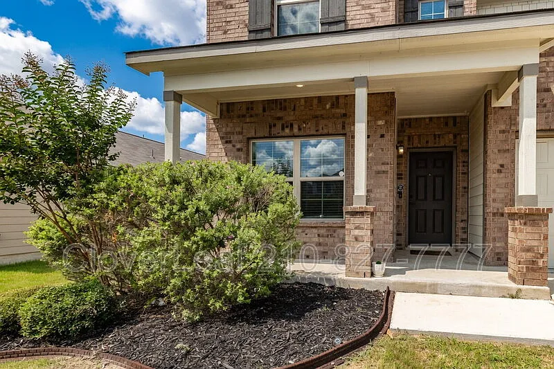 4 bed, 2.5 bath, 2335 sqft, $2,495 — Photo 4