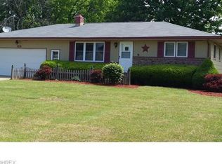 185 E Circle View Dr, New Middletown, OH 44442