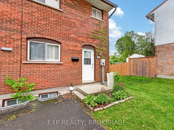 931 Oakview Ave, Kingston, ON K7M 6V4
