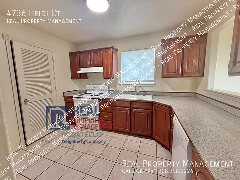 4736 Heidi Ct — Photo 4