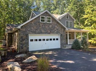 3 Chestnut Dr, Hazleton, PA 18202