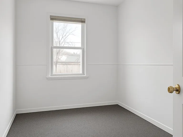 64 Montrose Ave — Photo 7