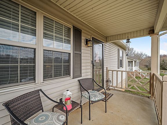 3rd image of 133 Sugar Creek Dr