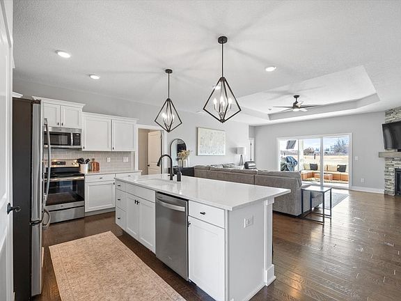 3rd image of 336 W High Rd