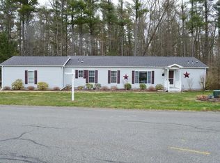 501 Oak Point Dr, Middleboro, MA 02346