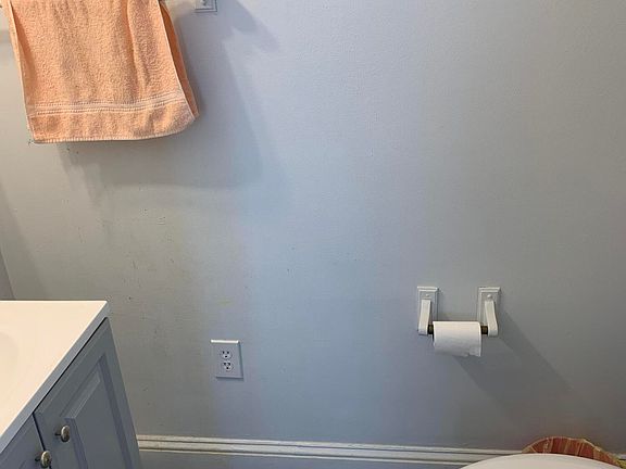 5th image of 24 Willow St