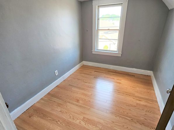 900 Central St #3