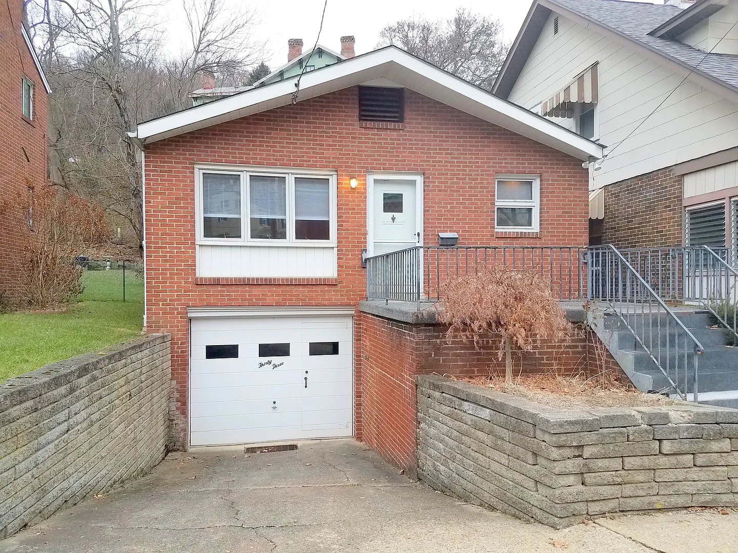 33 Bateman St photo 1