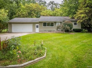 8065 N Seymour Rd, Flushing, MI 48433