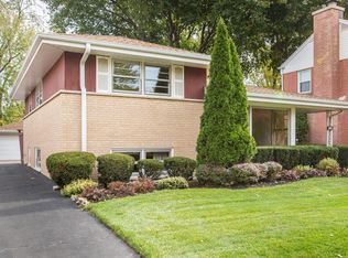 925 Florence Dr, Park Ridge, IL 60068