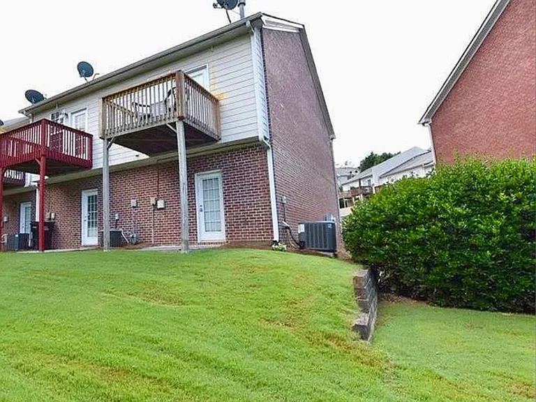 3266 Mill Springs Cir — Photo 15