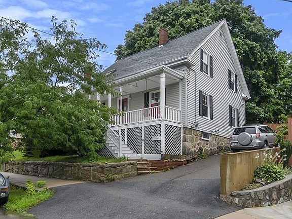 2nd image of 180 Ocean Ave W