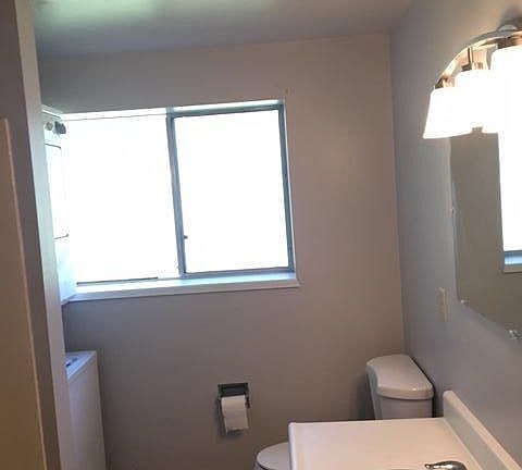 4th image of 1350/1348 Clements Cir