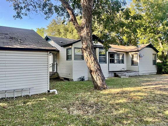 3rd image of 1073 E HUMPHREYS ST