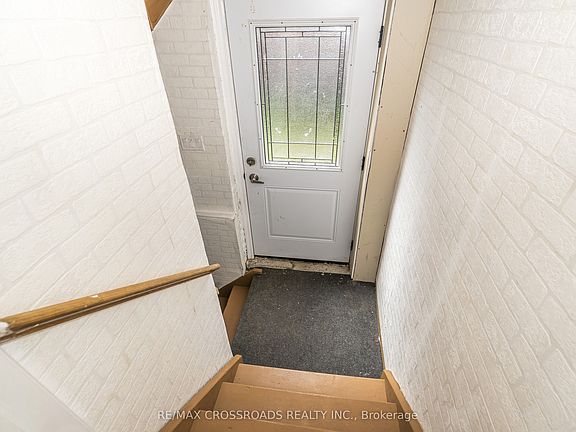 4th image of 34 Blue Anchor Trl #Basement