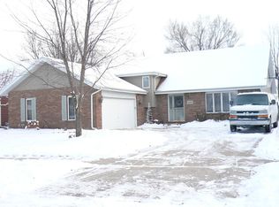 2313 Hess Dr, Crest Hill, IL 60403